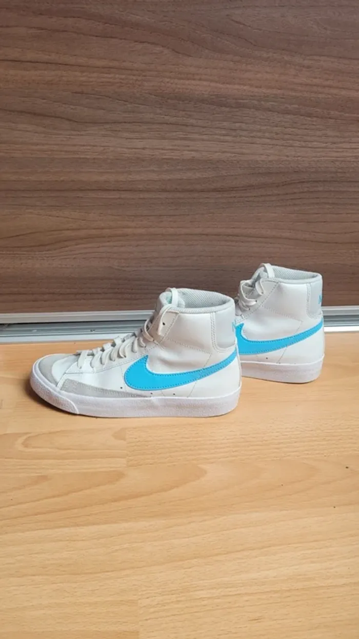 Baskets Nike taille 36,5 - photo numéro 4
