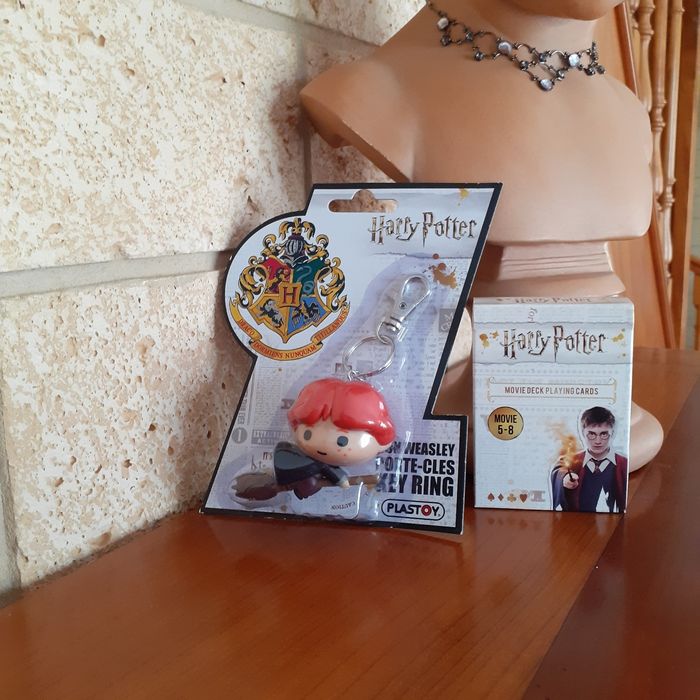 Harry Potter: Jeu 54 cartes +Porte-Clés Ron Weasley - photo numéro 10