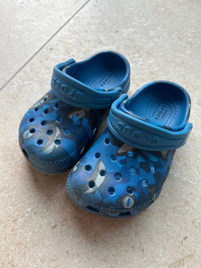 Crocs requins - photo numéro 2