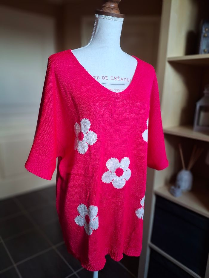 Pull tunique rose flashy marguerites blanches - photo numéro 2