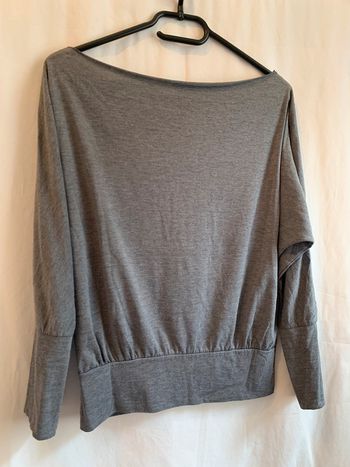 Haut épaule découverte