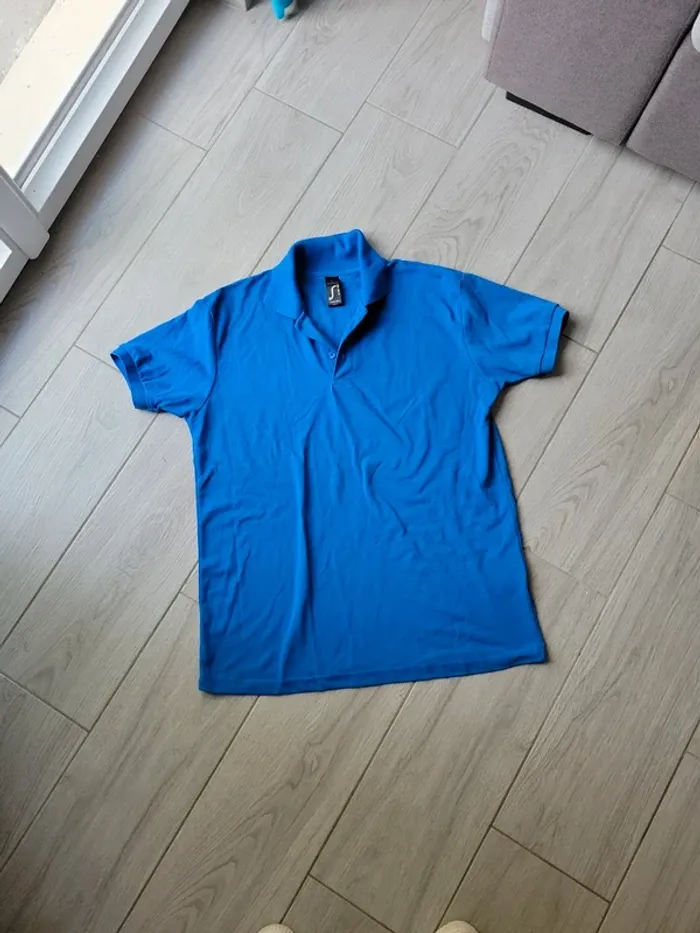 Polo bleu