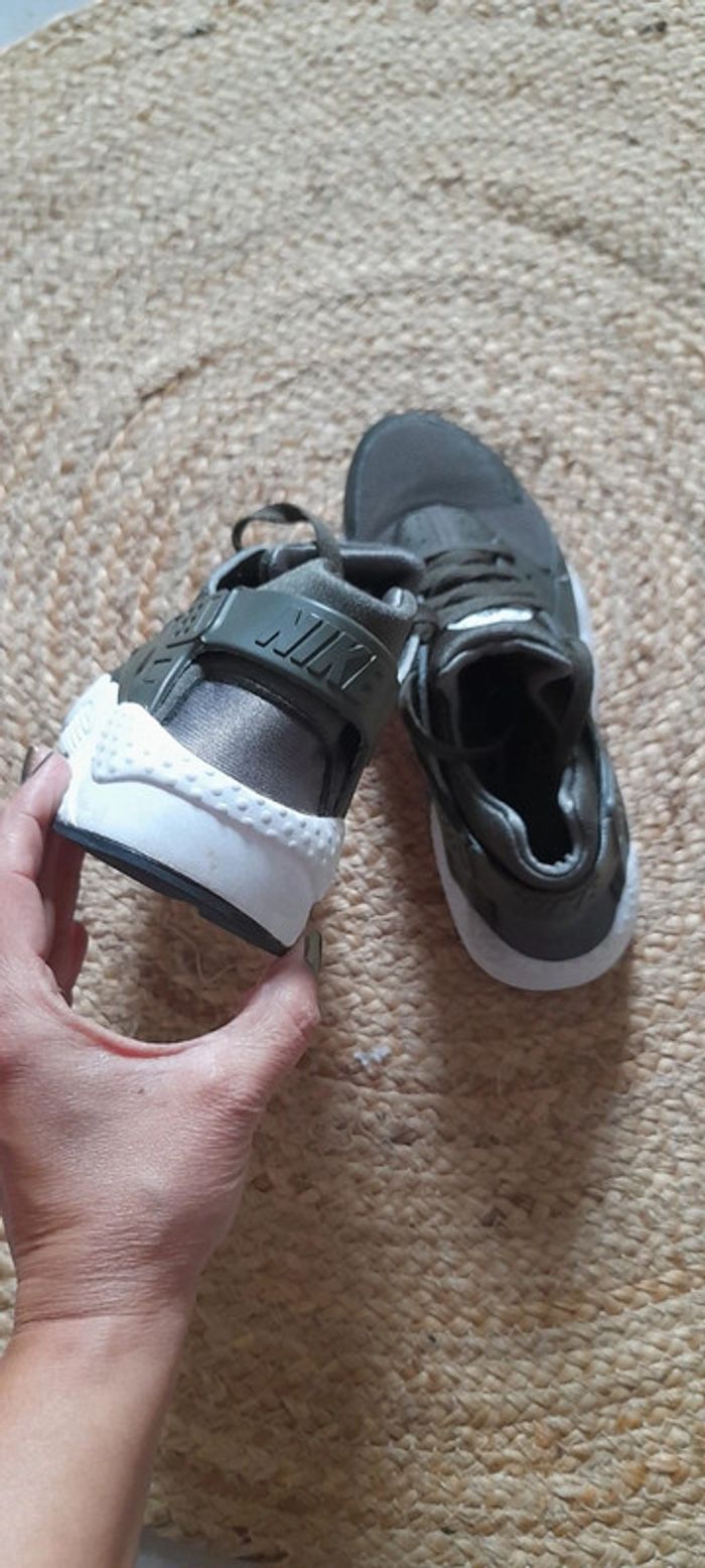 Basket Nike Huarache kaki - photo numéro 8