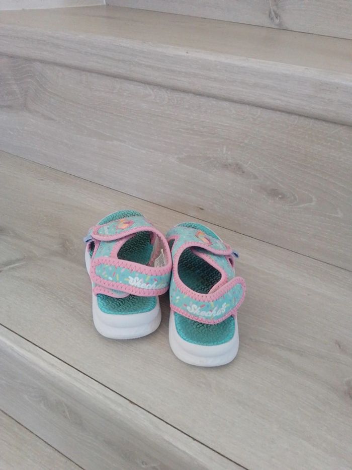 Sandales skechers taille 24 - photo numéro 3