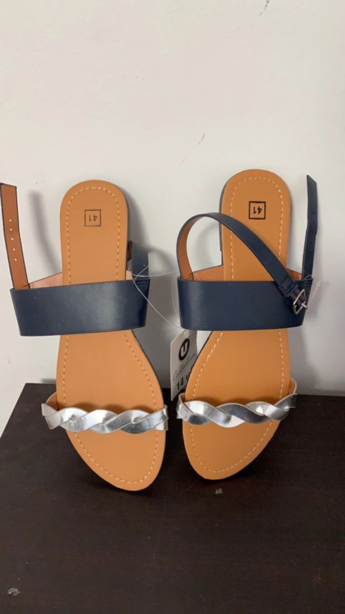 Sandales