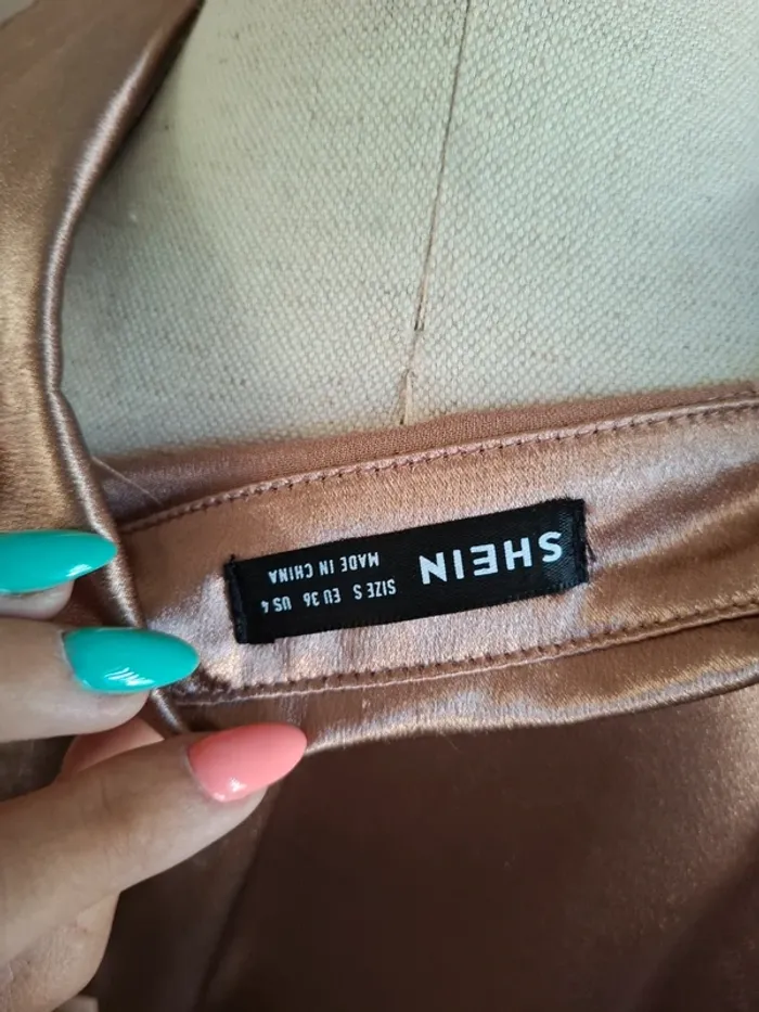 Chemise satinée bronze Shein T36 - photo numéro 4