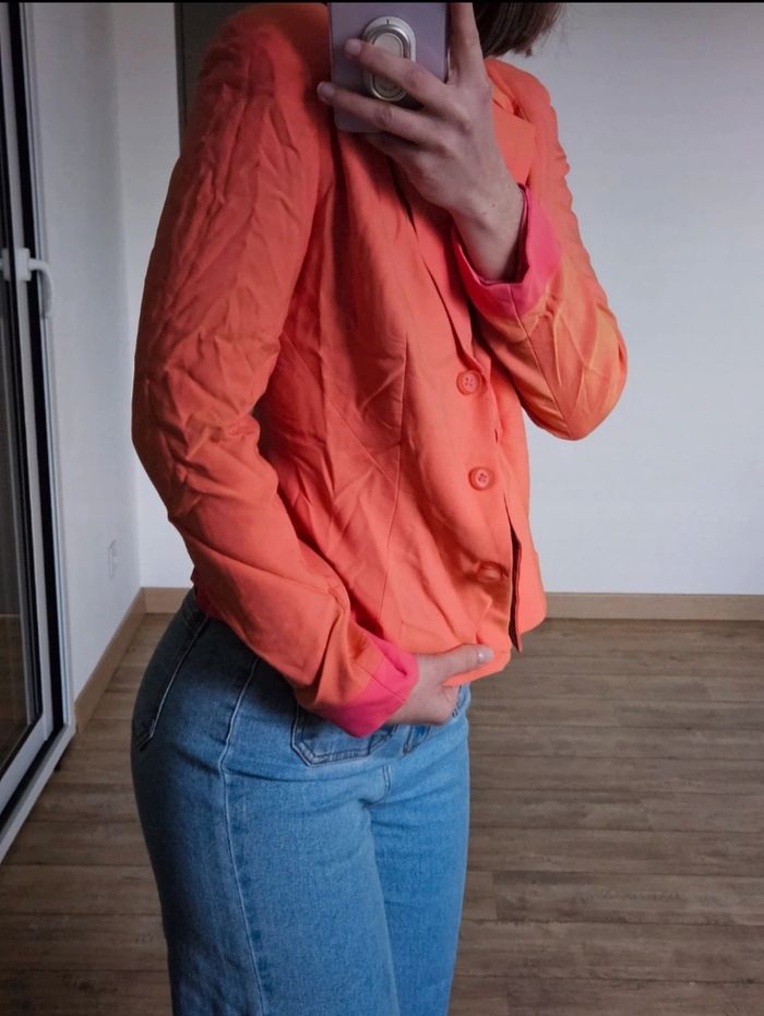 Veste blazer rose et orangée de chez Helena Sorel - photo numéro 8