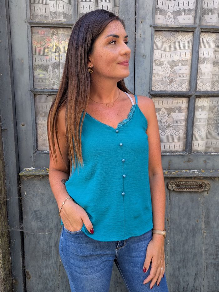 Top fluide Genève bleu canard col en V dentelle
TU