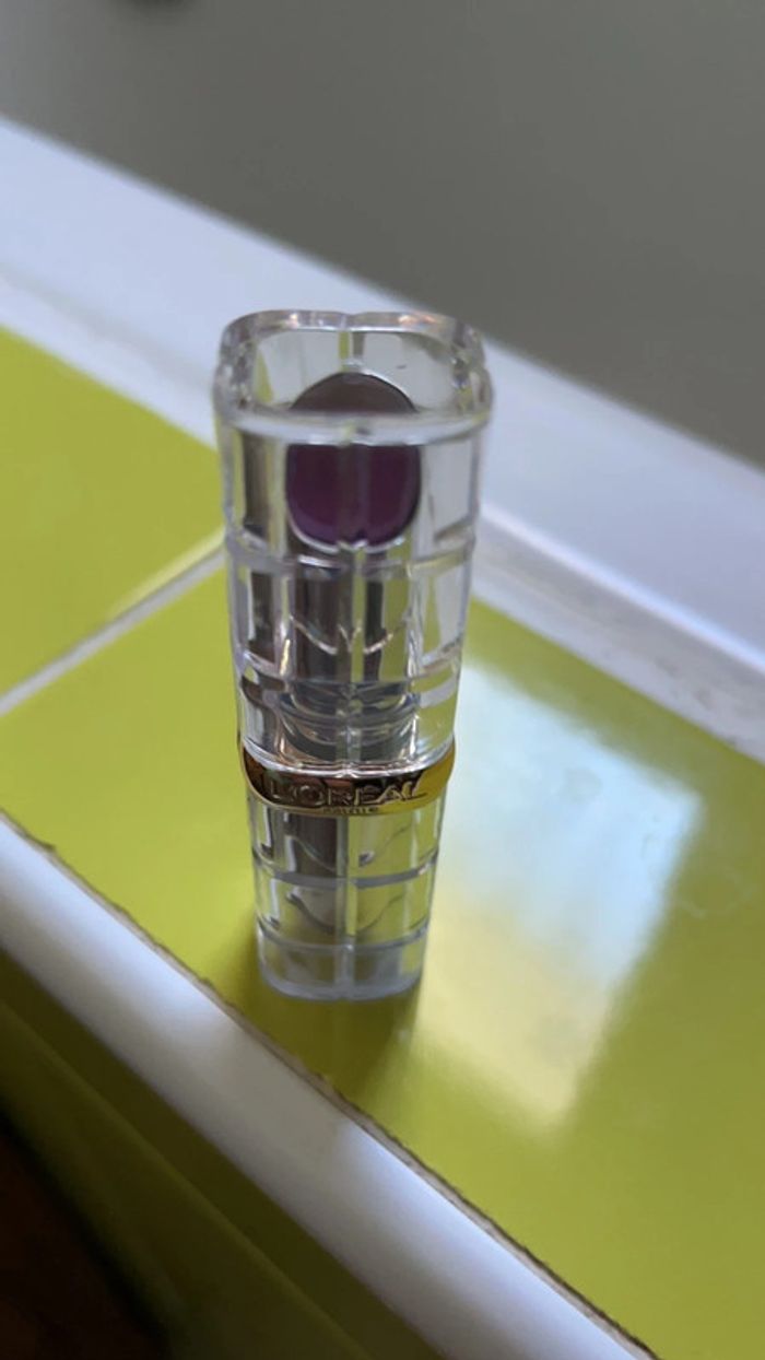 Rouge à lèvres 💄  color Shine 466 violet