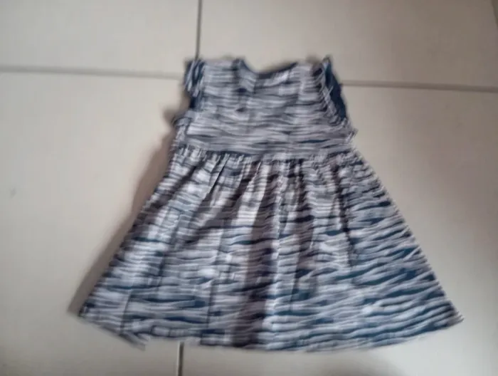 Petite robe rayée 6 9 mois neuve - photo numéro 2