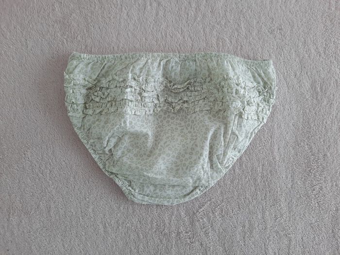 Ensemble Cyrillus 6 mois robe liberty blanc petites fleurs beige et culotte assortie - photo numéro 5