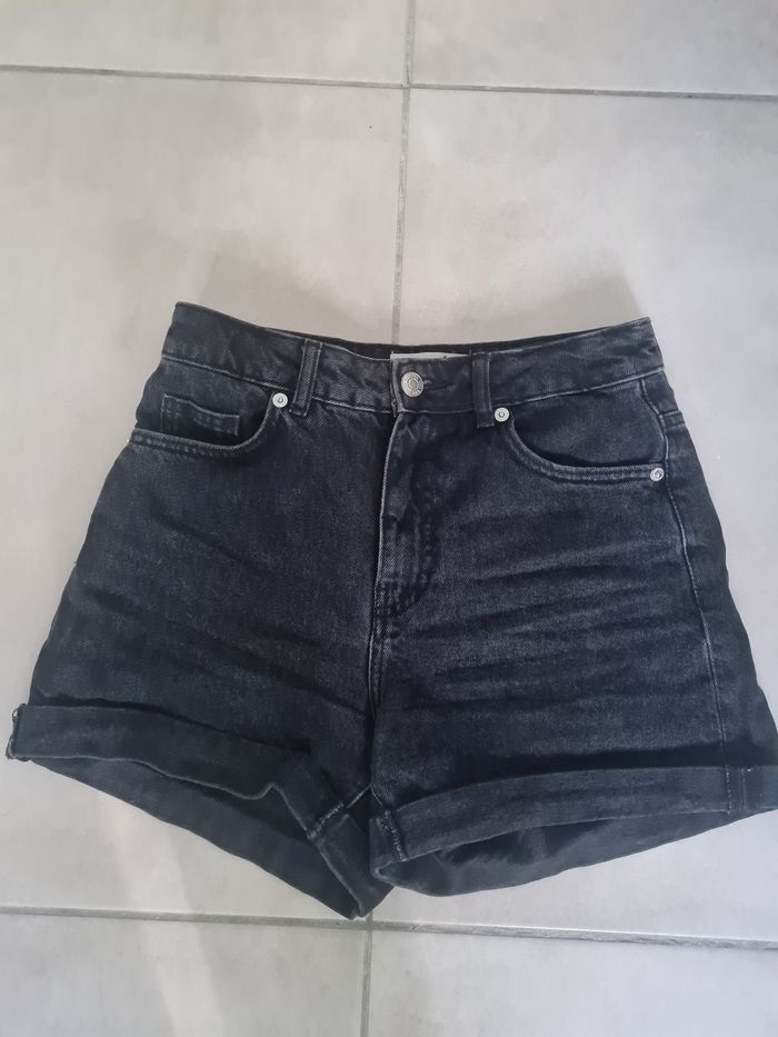 Short noir - photo numéro 5