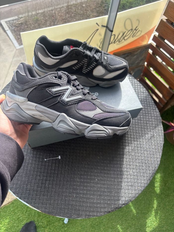 New Balance 9060 - black neuves tailles 40