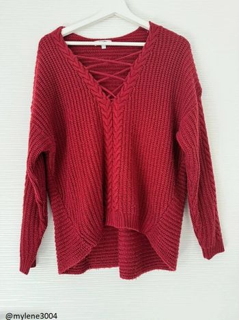 Pull d'hiver épais en maille torsadé bordeaux manches longues col V lacets