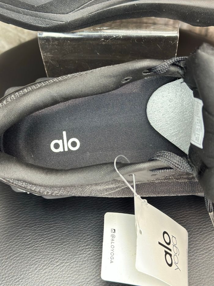 ALO Yoga Runner Sneakers - photo numéro 6