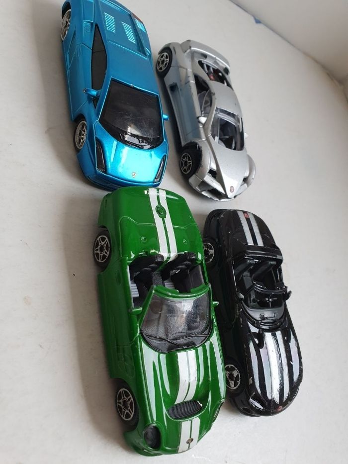 Lot de 4 voitures - photo numéro 3