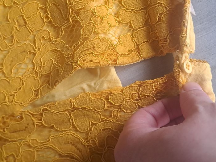 Robe dentelle jaune moutarde DDP Taille M - photo numéro 10