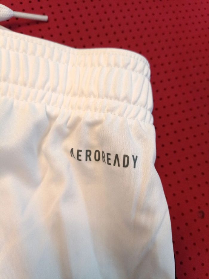Short de foot Manchester United, Adidas Authentique Officiel taille enfant 9/10 ans, Neuf - photo numéro 13