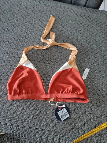 Haut de maillot de bain drapeau rouge