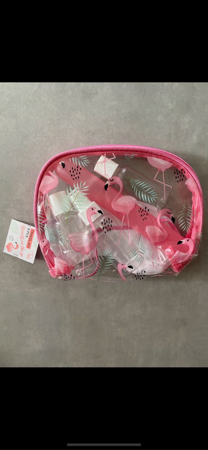 Trousse flamant rose avec Kit de voyage cabine - photo numéro 7
