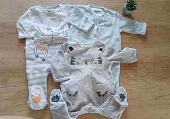 Lot 3 pyjamas