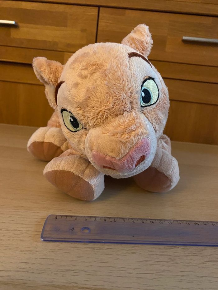 Peluche moyenne disney lion lionne lionceau Nala store - photo numéro 6