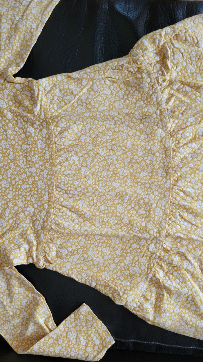 Robe à manches longues  jaune moutarde 8 ans. - photo numéro 4