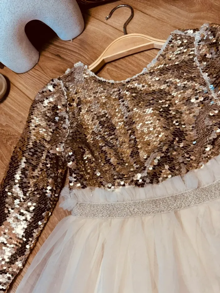 Taille 2-3 ans Robe créateur fille TAO crème dorée * sequins tulle * 🩷 - photo numéro 3