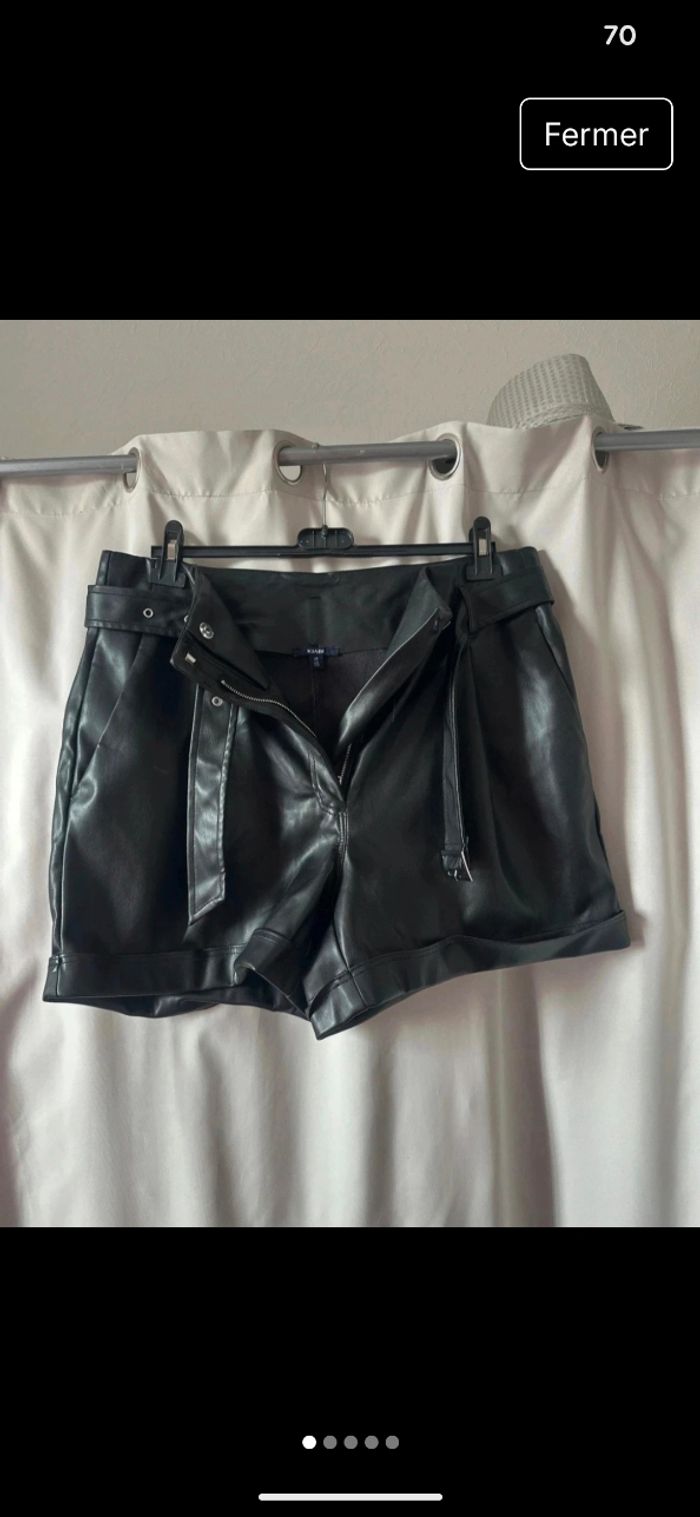 Short simili cuir