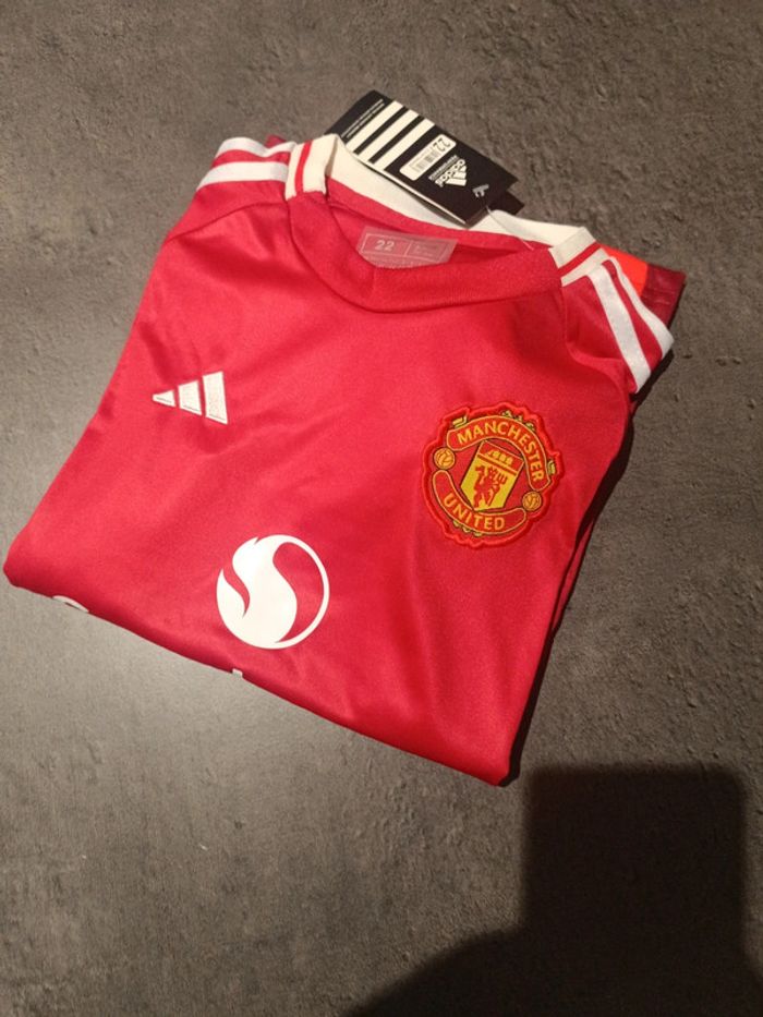 Tenue foot Manchester United rouge. T.22 - photo numéro 4