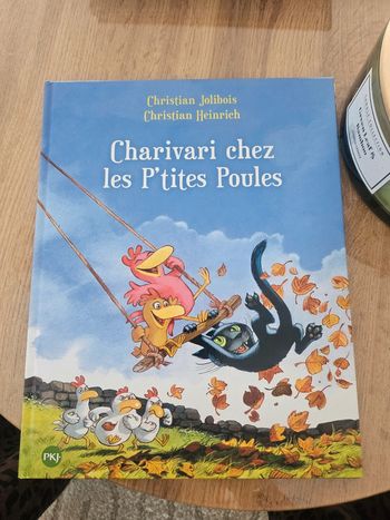 Livre Charivari chez les p'tites poules