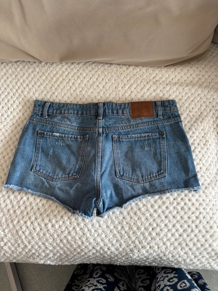 Short en jean taille 38 - photo numéro 2