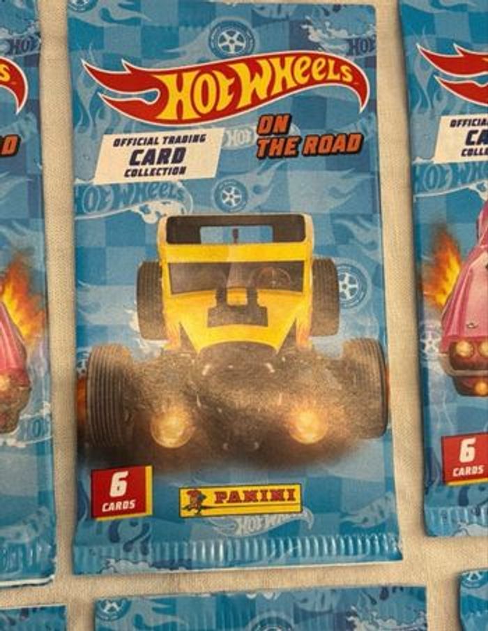 10 boosters cartes à collectionner Hotwheels on the Road - photo numéro 2