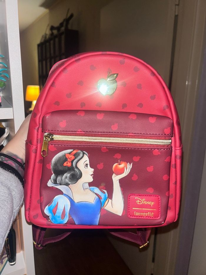 Sac loungefly blanche neige Disney - photo numéro 3