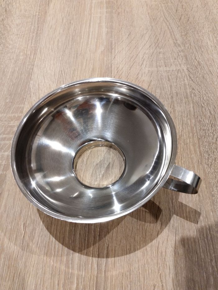 Entonnoir inox neuf - photo numéro 2