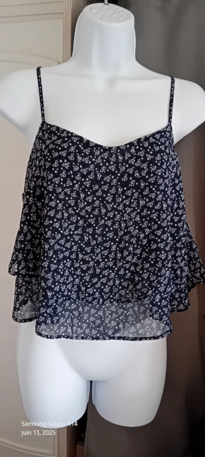 Top court fines bretelles avec volants imprimé fleurs marine femme S Tailly weijl - photo numéro 8