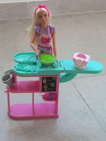 Barbie fleuriste