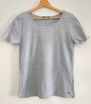 Haut gris
