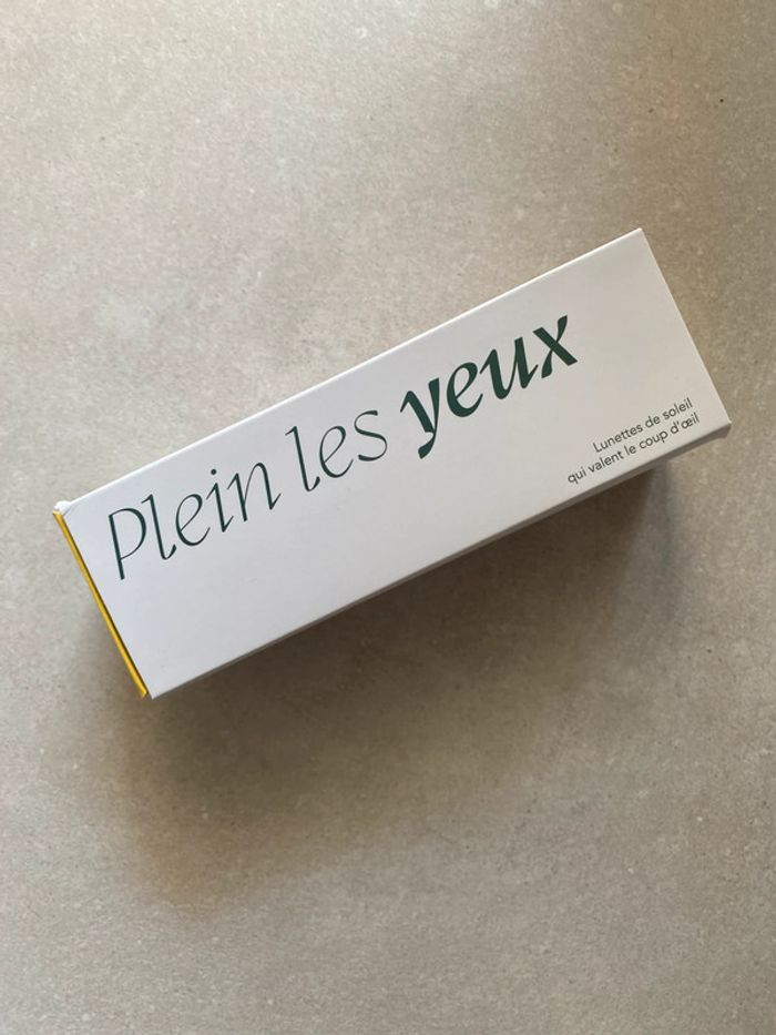 Lunette de soleil - photo numéro 2