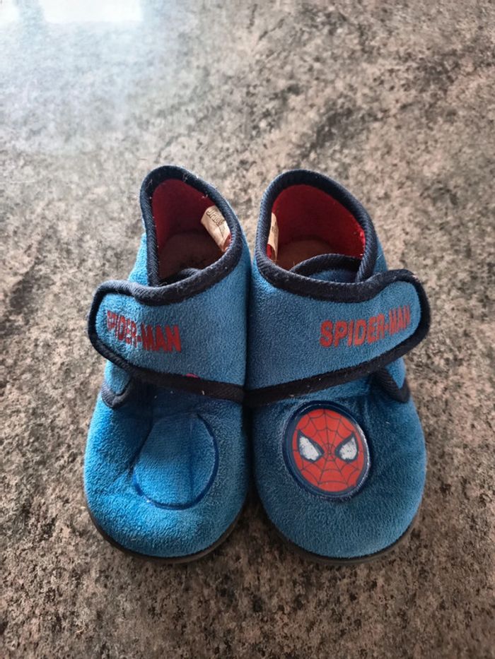 Chaussons spiderman pointure 26