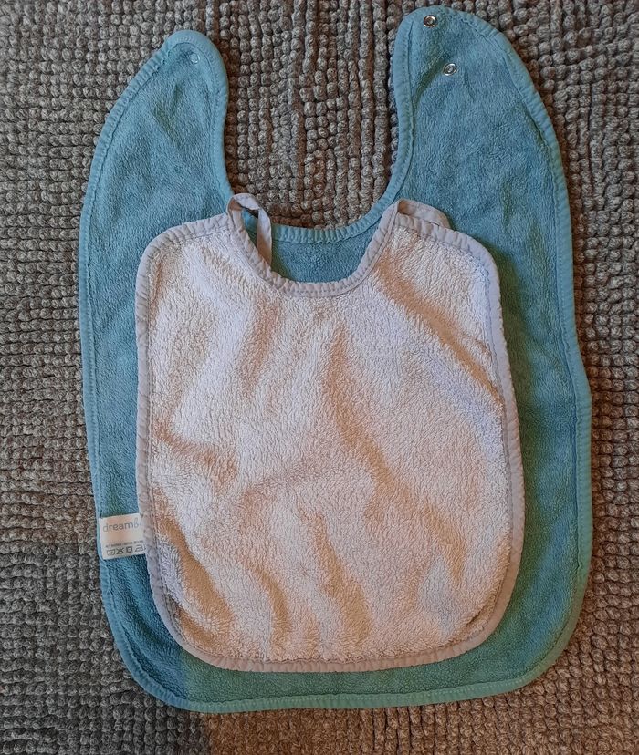 Lot 2 grands bavoirs