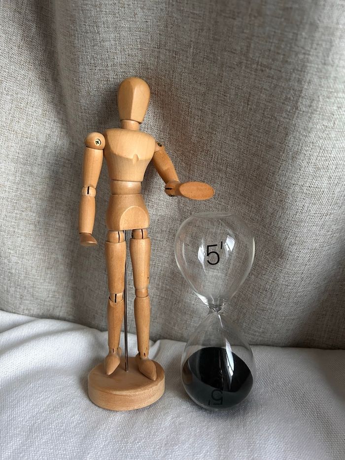 🎨 Lot Déco : Mannequin d'artiste articulé & Sablier 5 min - photo numéro 2