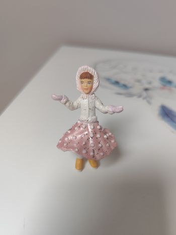 Figurine petite fille enchantée - Papo