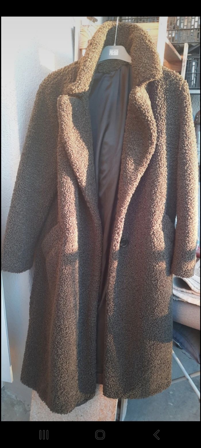 Manteau long à bouclette de chez Zara