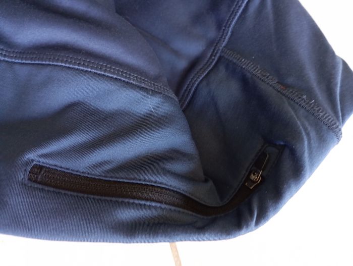 Lot pantalon tee shirt thermique XS 14 ans - photo numéro 4