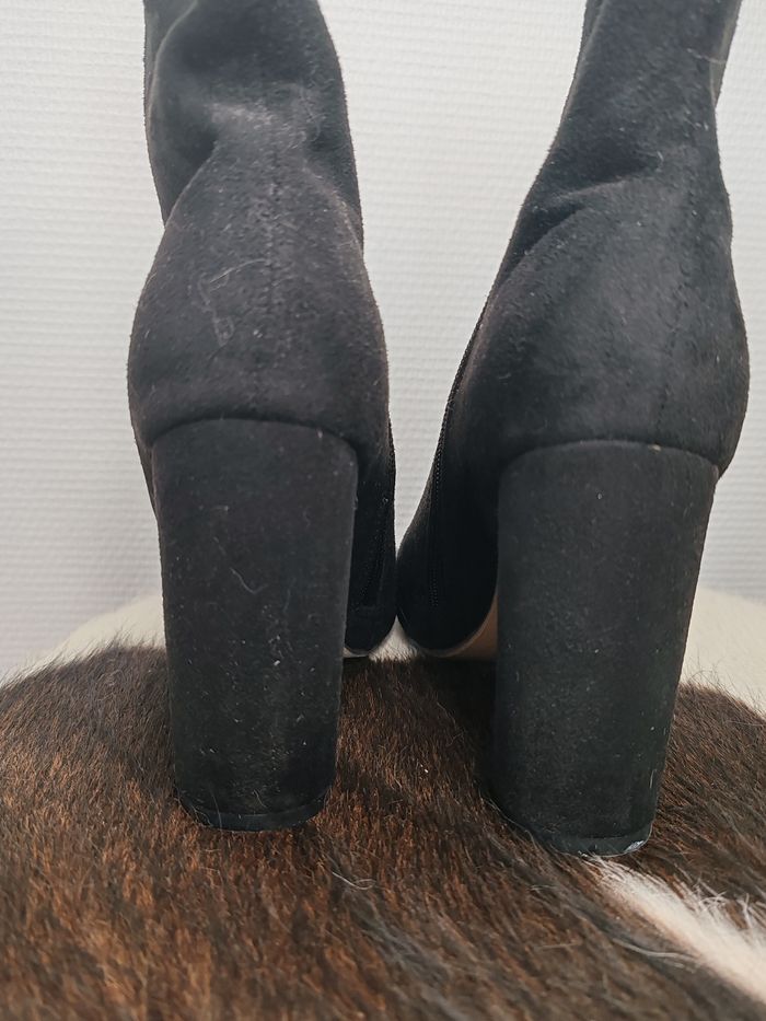 Bottines a talons en daim noires en taille 36 - photo numéro 5