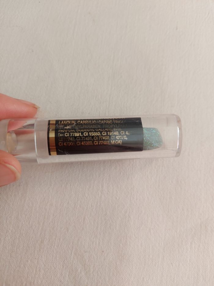 Rouge à lèvres à paillettes - photo numéro 4