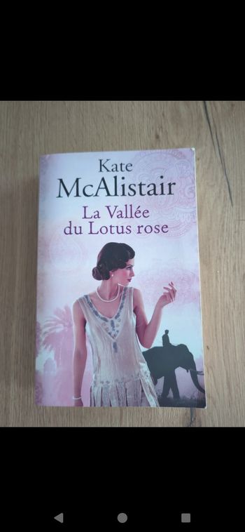 Livre seule à l'autre bout du monde Kate mcalistair.