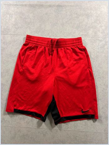 Short Nike Rouge avec logo brodé noir Taille S