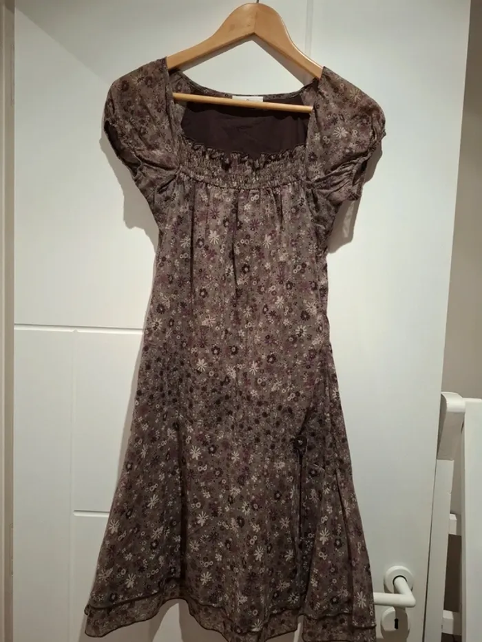Robe fleurie 36 Très bon état